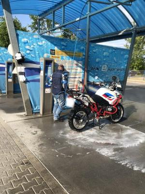 motocykl na myjni 4